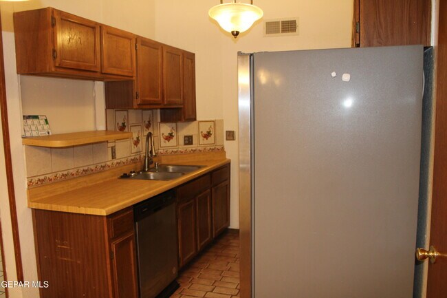 Building Photo - 1740 Sammy Davis Pl