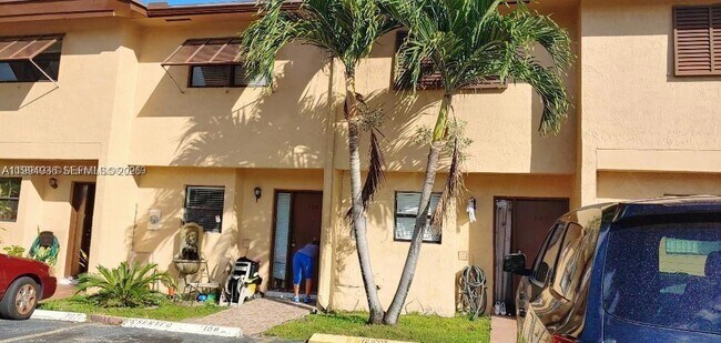 Building Photo - 6850 NW 173rd Dr