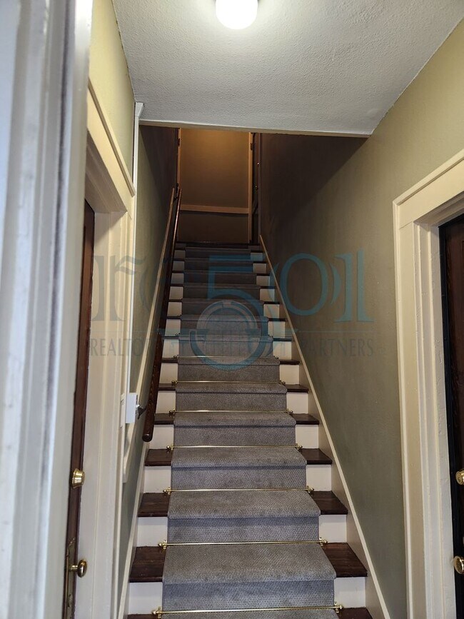 Building Photo - Newly Renovated Immaculate Apartment In Hillcrest!!!!! Just Blocks from UAMS!!