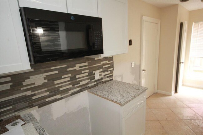 Building Photo - 2314 Townhall Ln