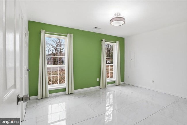 Building Photo - 3454 Tamarack Ct