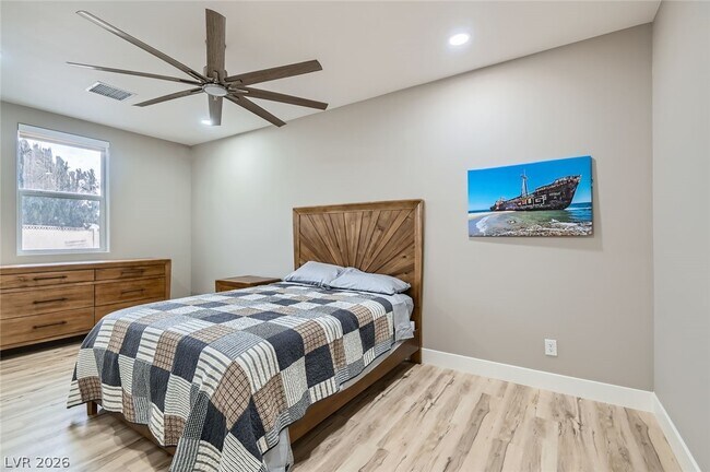 Building Photo - 7074 Pinebrook Ct