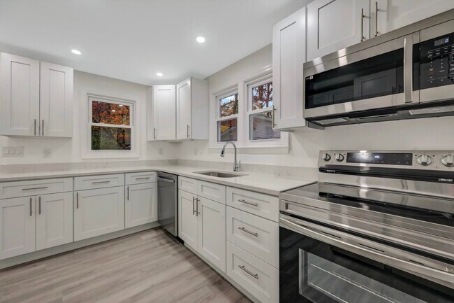 Building Photo - 752 Toll Rd