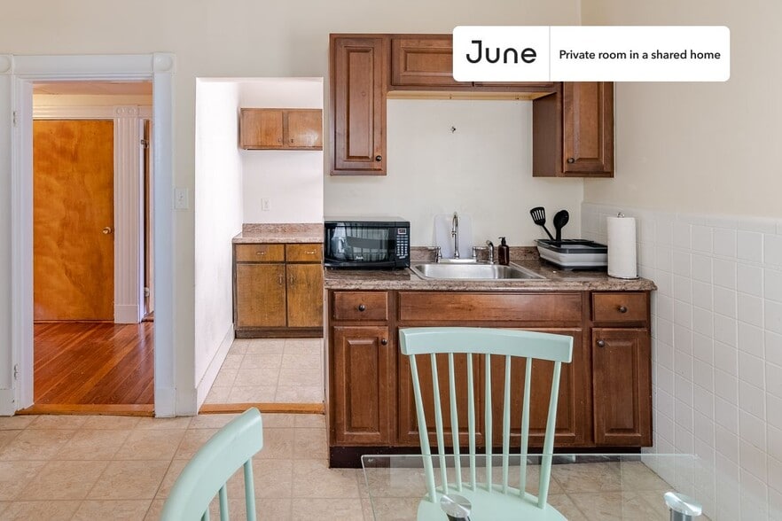 Building Photo - Room in Shared 4 bed/1 bath home in Somerville
