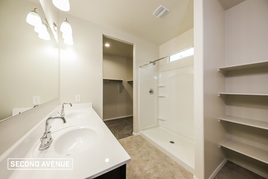 Building Photo - 18458 W Faye Way
