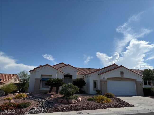 Primary Photo - 10513 Longwood Dr