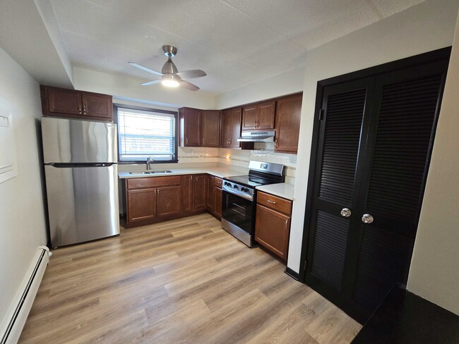 Kitchen - 209 Kimbell Ave