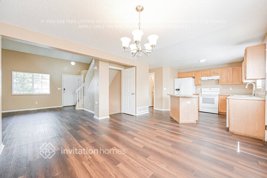 Building Photo - 14922 E 50th Dr