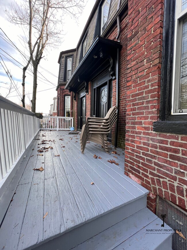 Building Photo - 40 Newton St