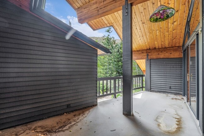 Building Photo - Luxury Mountain Home in Thaynes Canyon