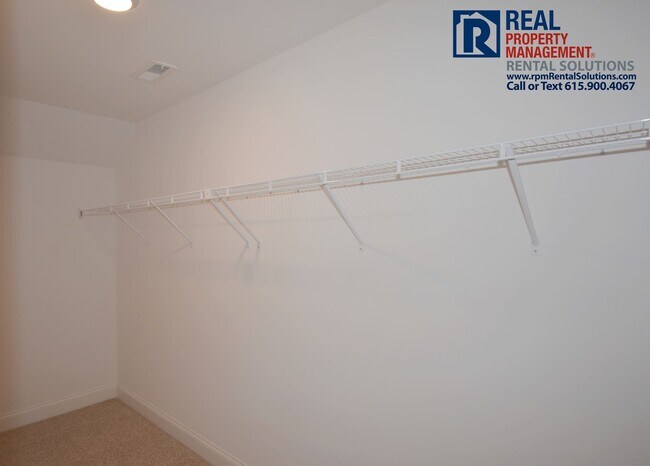 Building Photo - 3414 Pershing Dr