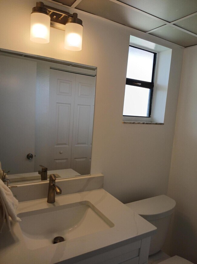 Building Photo - 4760 Lucerne Lakes Blvd W