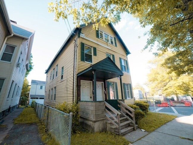 Primary Photo - 151 Humphrey St