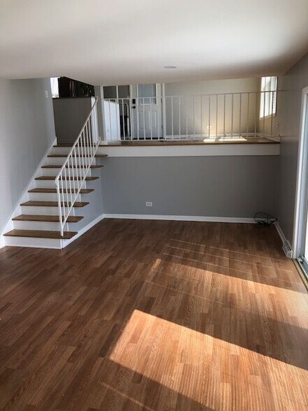 Building Photo - 285 Sunrise Ln