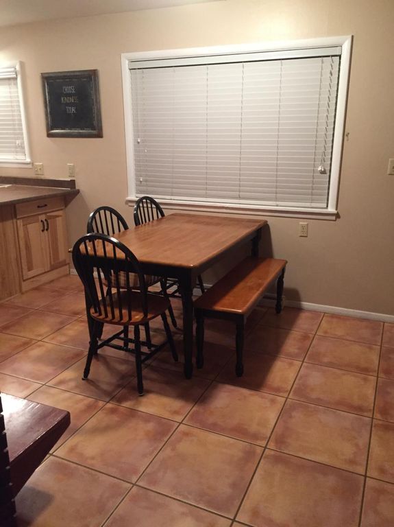 Building Photo - 2401 Thomas Ave