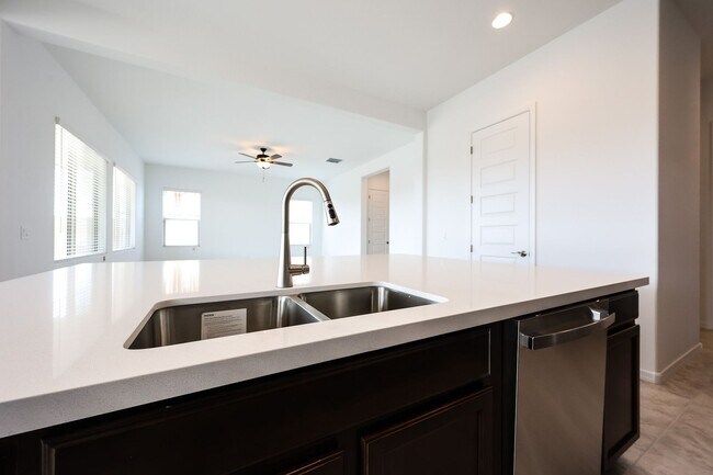 Building Photo - 3 Bedroom + Den and Loft in Aloravita Community