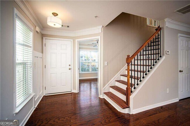 Building Photo - 265 Balaban Cir