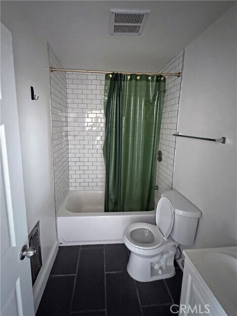 Building Photo - 214 Echandia St