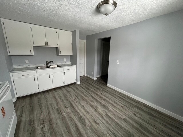 Building Photo - 410 W Lyon Ave