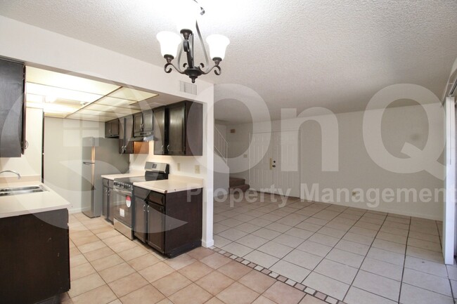 Building Photo - 6074 W Golden Ln
