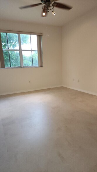 Building Photo - 4929 Windward Way