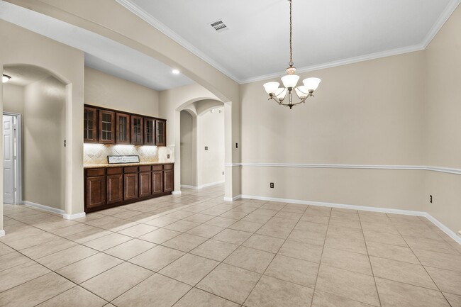 Building Photo - 4713 La Escalona Dr