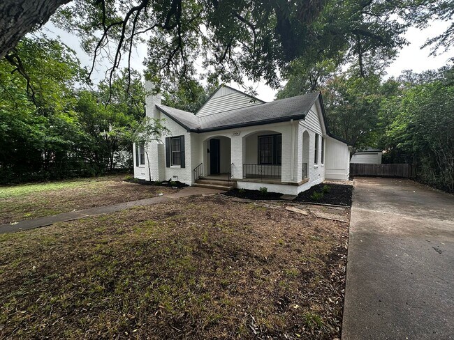 Tarrytown!!! - super location 3 bed, 2 ba... - Tarrytown!!! - super location  3 bed, 2 ba...