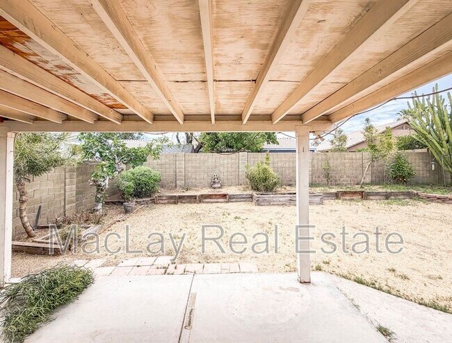 Building Photo - 2934 E Blackhawk Dr