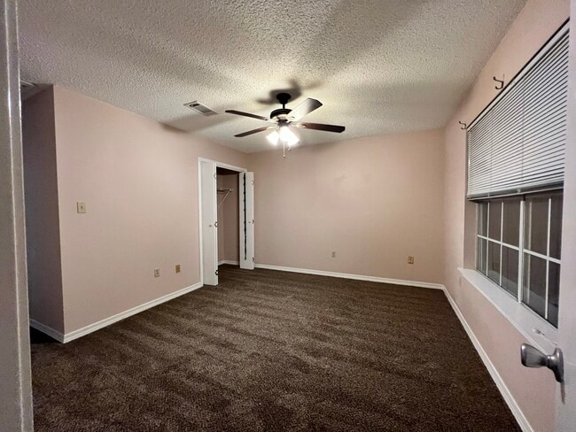 Building Photo - 6212 Stumberg Ln