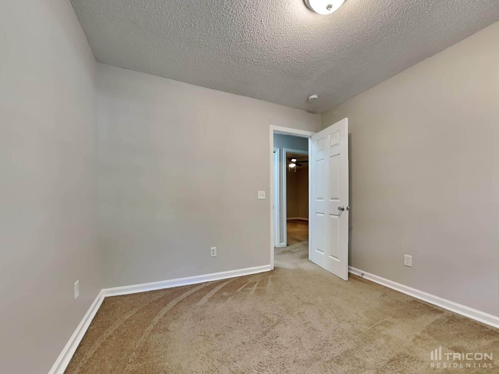 Building Photo - 124 Devonport Dr