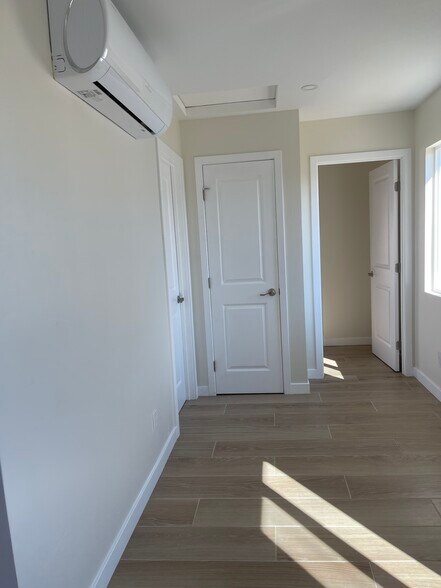 Building Photo - 1005 Neptune Dr