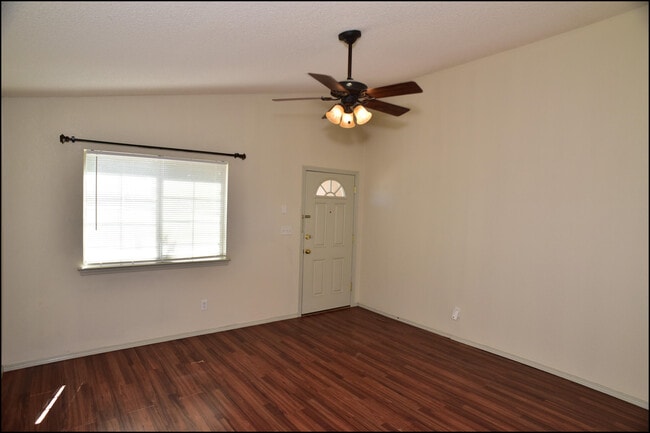 Building Photo - 14325 Island Point Dr