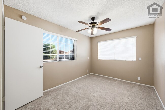 Building Photo - 6Bed/3Bath Split Level House at Cactus/75th Ave! Ready for Immediate Move-In! -- POOL!