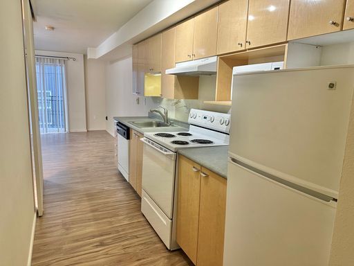 Building Photo - Beautiful convertible studio condo w/garage space included in desirable Belltown! AVAILABLE NOW!