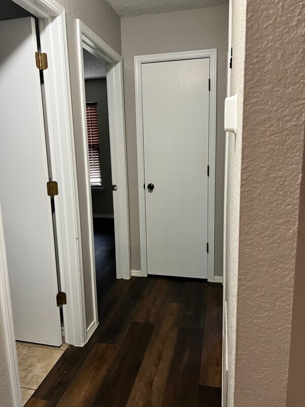 Building Photo - 1529 E 68th Pl