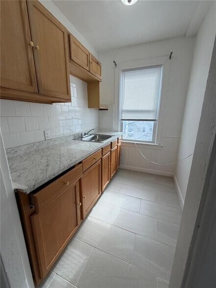 Building Photo - 116 Lenox Ave