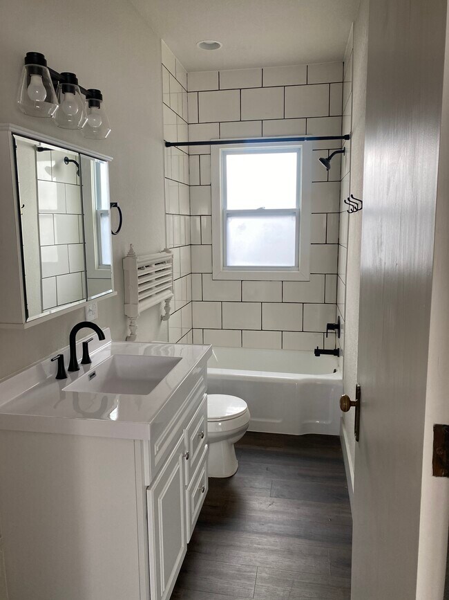 Building Photo - 105 Tanager