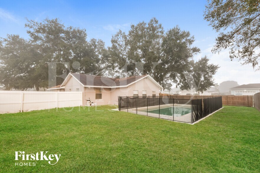 Building Photo - 7989 Sioux Ln