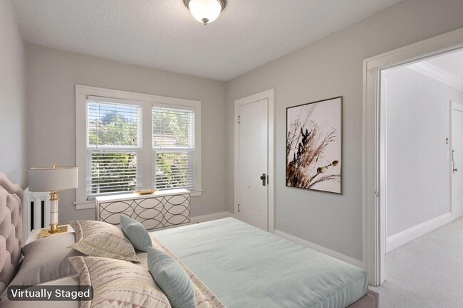 Building Photo - 5004 Oliver Ave S