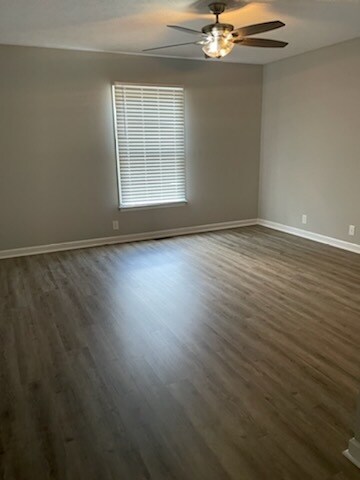 Building Photo - 180 Country Haven Dr