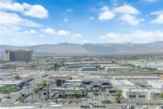 Building Photo - 4575 Dean Martin Dr