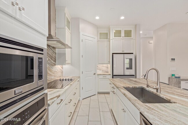 Building Photo - 18030 N 66th Pl