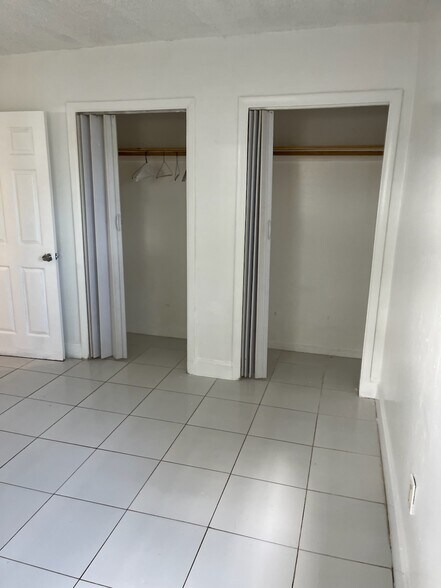 Building Photo - 5553 NW 32nd Ave