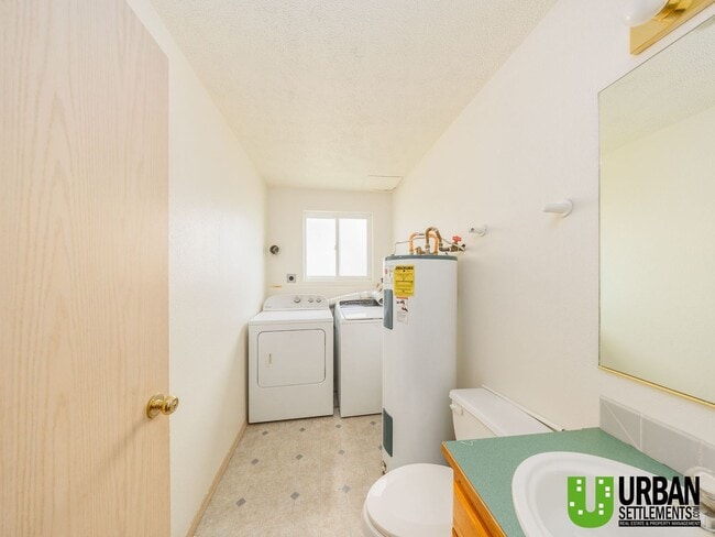 Building Photo - Mission Ave. 15313-15315 E