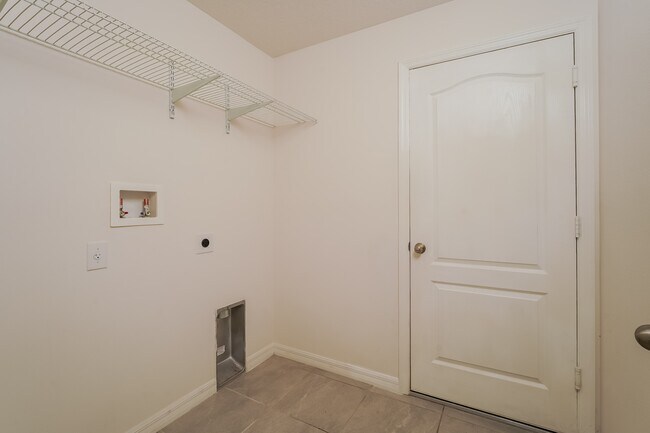 Building Photo - 1167 Walden Blvd SE