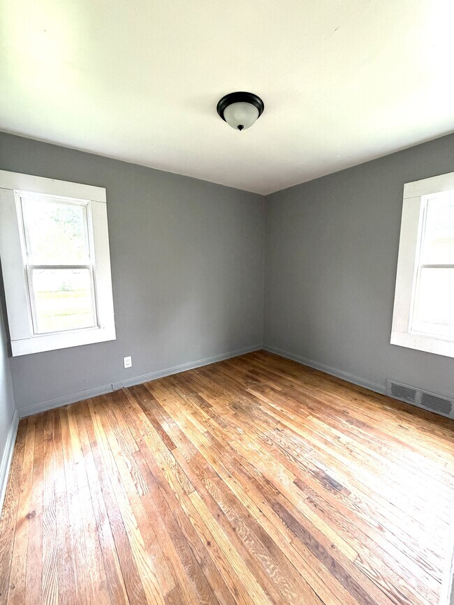 Building Photo - 1486 Lavender Ave