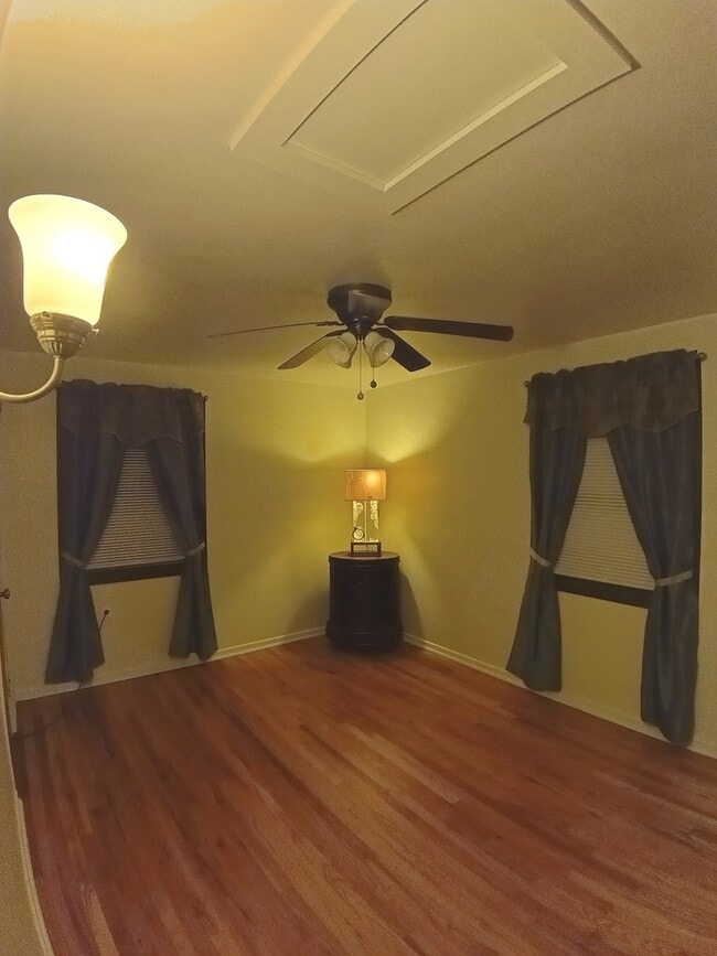 Building Photo - 41 Indianwood Blvd