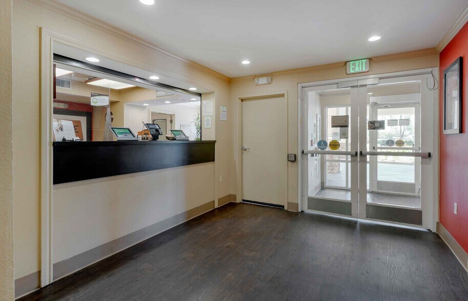 Building Photo - Furnished Studio-Fremont - Fremont Blvd. S...
