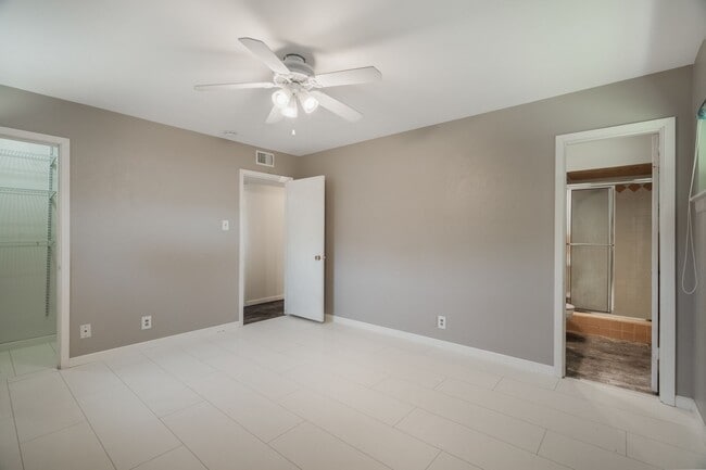 Building Photo - 509 Wilshire Dr