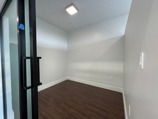 Building Photo - 99 Sumner St